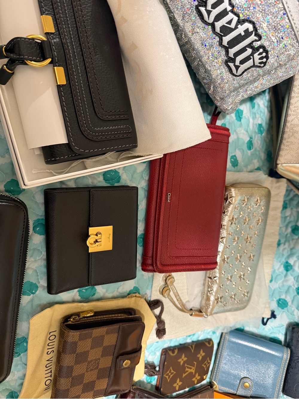 Designer lot! Louis Vuitton, Prada, Chanel, Burberry, Ferragamo, jimmy Choo + - Picture 7 of 13